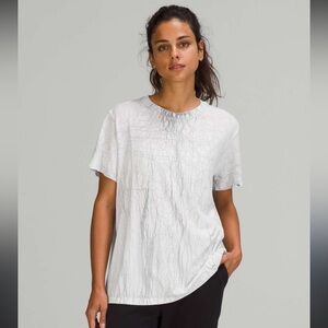 Lululemon All Yours Short Sleeve Tee White Cracked Print excellent condition XL